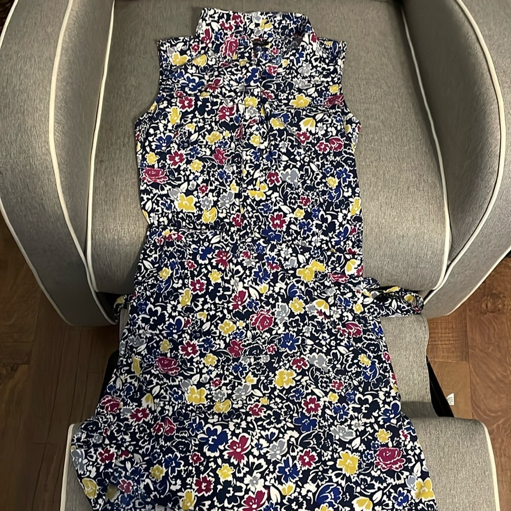 Sleeveless floral dress
